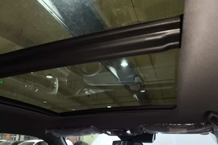 长安UNI-Z 2025款 1.5T 尊贵型中控内饰22