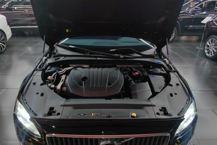 沃尔沃S90 2024款 B5 智逸豪华版机舱底盘24