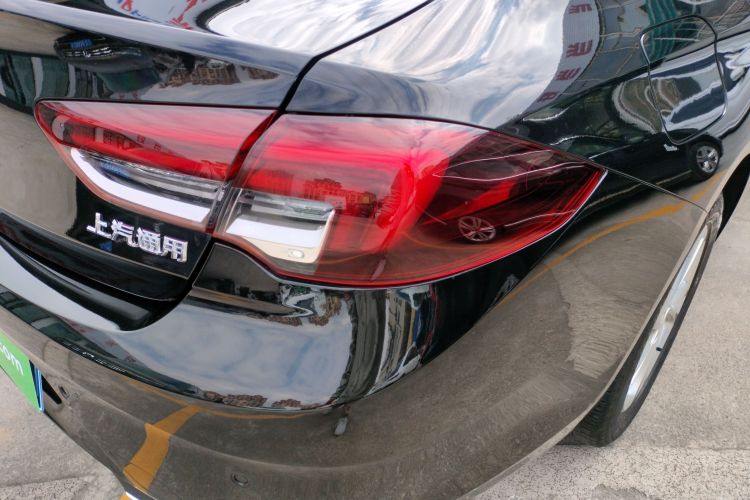 别克 君威 2022款 552T 智享型车身外观9