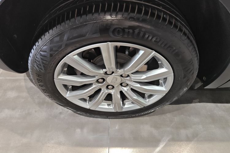 凯迪拉克XT4 2018款 28T 两驱领先型车身外观6008