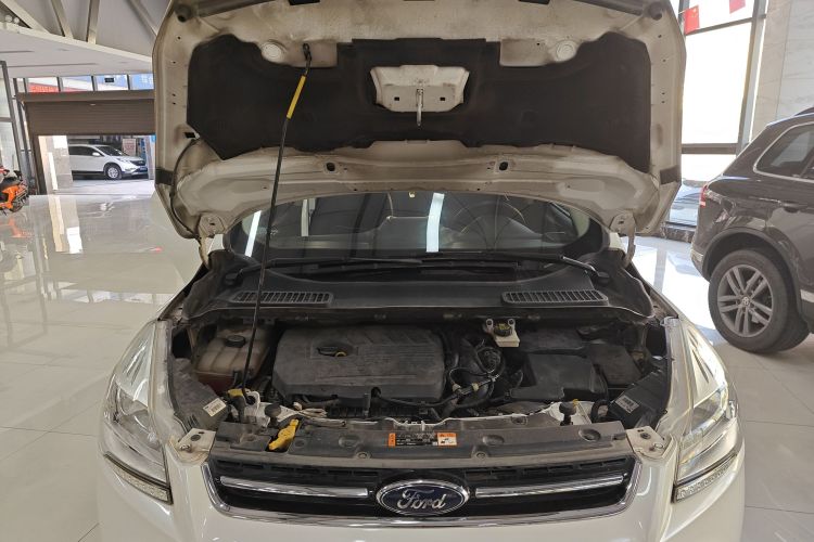 福特 翼虎 2015款 1.5L GTDi 两驱风尚型机舱底盘24