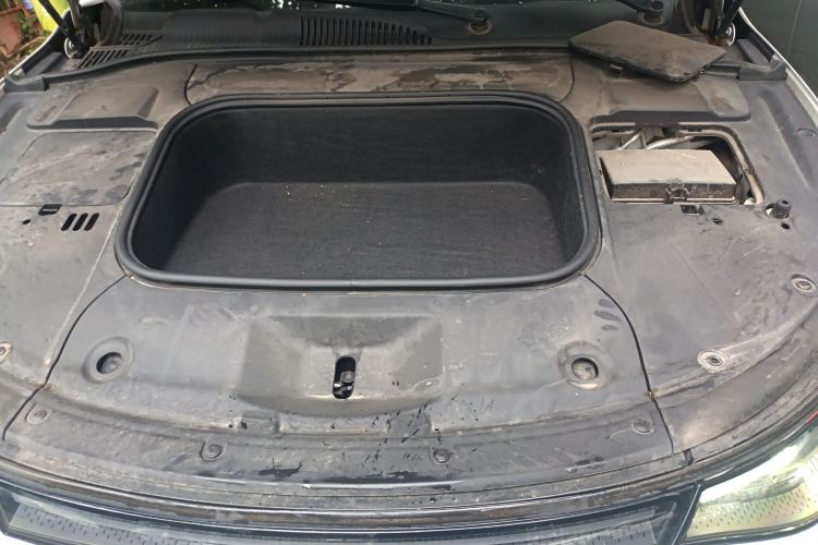 零跑汽车 零跑C01 2022款 后驱长续航版机舱底盘24