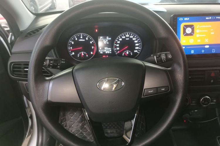 现代 悦动 2020款 1.6L 自动GL悦目版中控内饰13