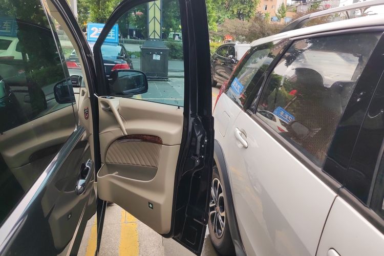 奔驰 唯雅诺 2013款 3.0L 舒适版中控内饰7005