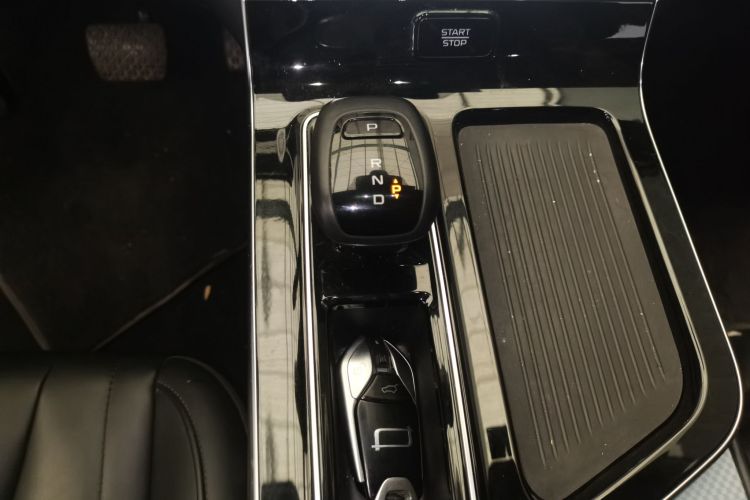 奔腾T90 2023款 1.5T DCT 自动豪华型局部细节18