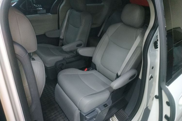 丰田 赛那SIENNA 2024款 2.5L混动 舒适版中控内饰7004
