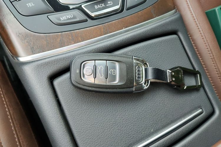 奥迪A6L 2016款 50 TFSI quattro 尊享型中控内饰7001