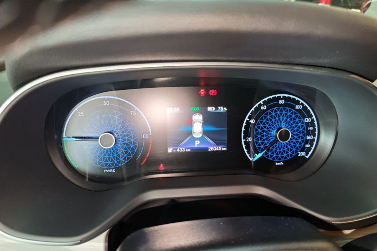 红旗E-QM5 2024款 610km PLUS中控内饰14