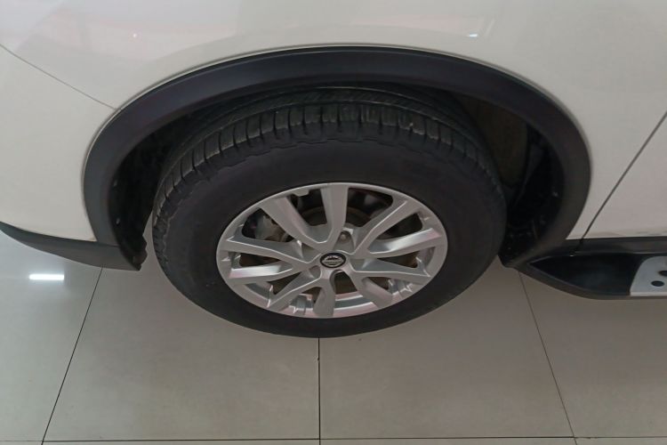 日产 奇骏 2017款 2.0L CVT舒适版 2WD车身外观6007