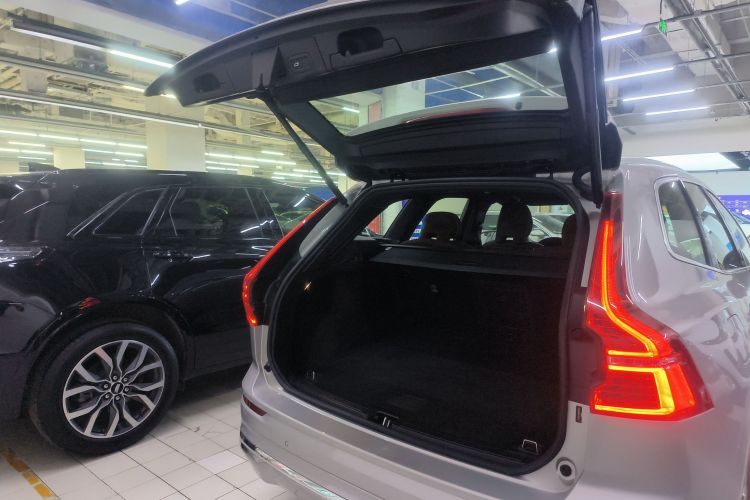 沃尔沃XC60 2024款 B5 四驱智逸豪华版机舱底盘23