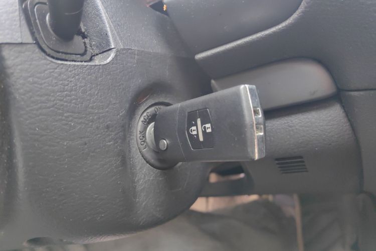 马自达6 2013款 2.0L 自动时尚型中控内饰7001