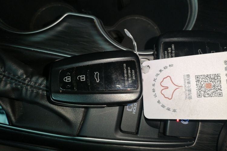 丰田 凯美瑞 2023款 2.0G 豪华版中控内饰11