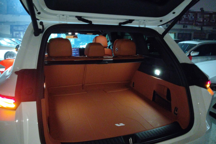 理想汽车 理想L6 2025款 Max 智能焕新版机舱底盘23