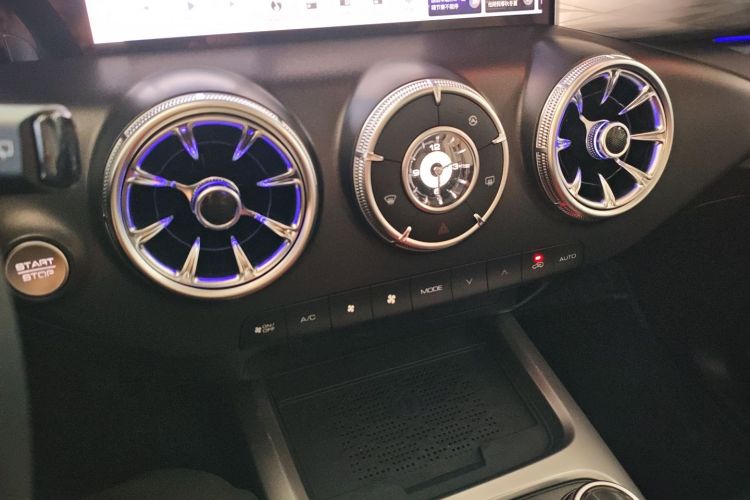 坦克300 2024款 2.0T 穿越者中控内饰16