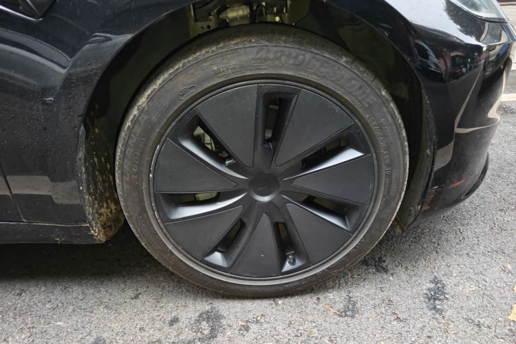 特斯拉 Model 3 2025款 后轮驱动版车身外观10