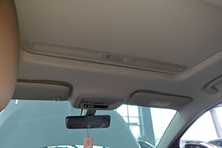 别克 君威 2023款 552T 智享型中控内饰22