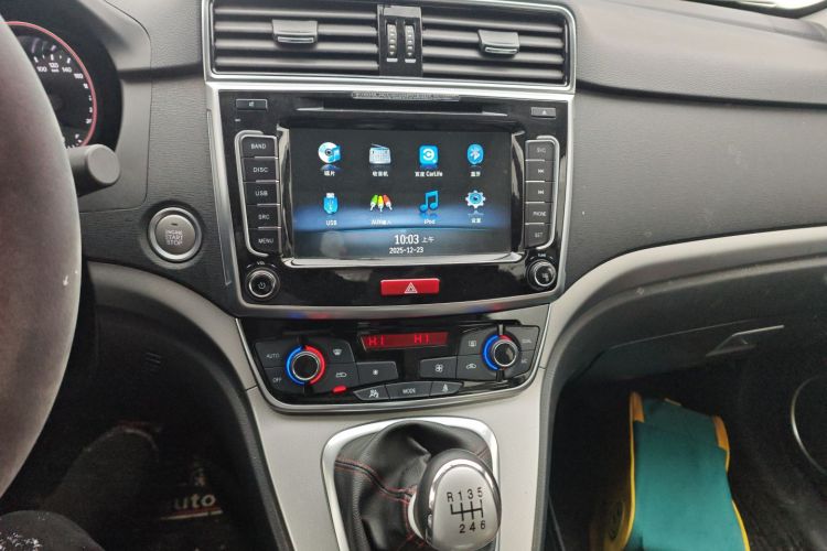 哈弗M6 2018款 1.5T 手动两驱精英型中控内饰16