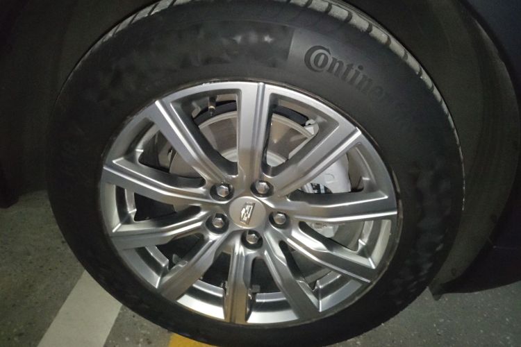 凯迪拉克XT4 2020款 改款 28T 两驱领先运动型车身外观10