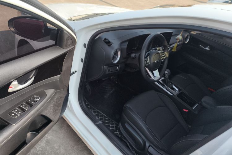 起亚K3 2019款 1.5L CVT智享互联版中控内饰20