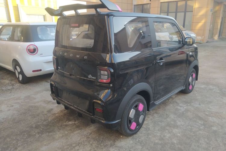 吉利银河 2025款 210km 熊猫卡丁车身外观6005