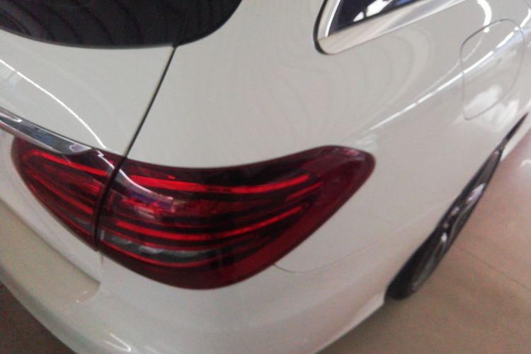 奔驰C级(进口) 2020款 C 260 旅行轿车车身外观9