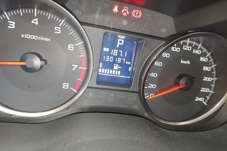 斯巴鲁XV 2014款 2.0i 舒适版中控内饰15