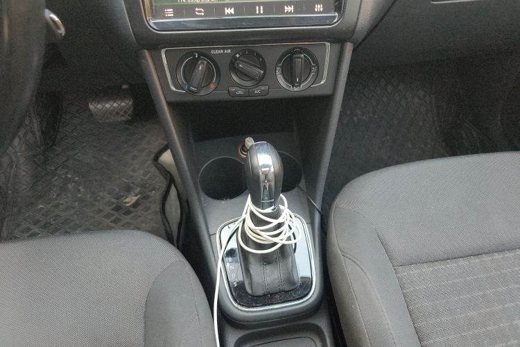 大众 Polo 2016款 1.6L 自动舒适型中控内饰18