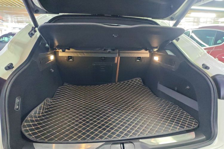 玛莎拉蒂 Levante 2022款 2.0T GT锋芒版机舱底盘23