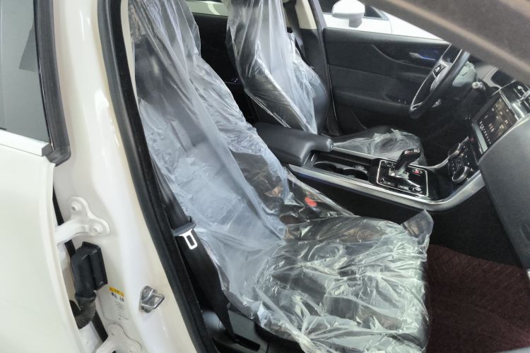 捷豹XEL 2020款 2.0T 200PS S进取优雅版局部细节41