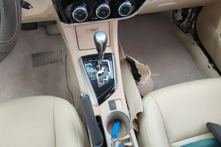 丰田 卡罗拉 2014款 1.6L CVT GL局部细节18