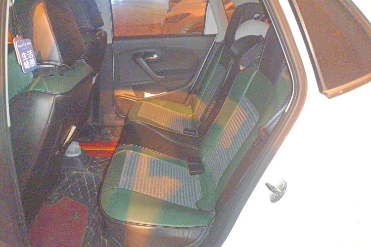 大众 Polo 2016款 1.4L 手动风尚型中控内饰21