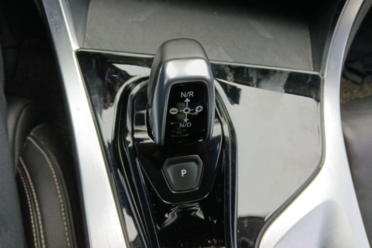 领克01 2019款 2.0T 两驱型Pro版 国V中控内饰18