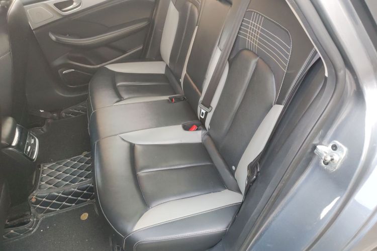 荣威i6 MAX 2020款 300TGI 自动爽酷天幕版中控内饰21