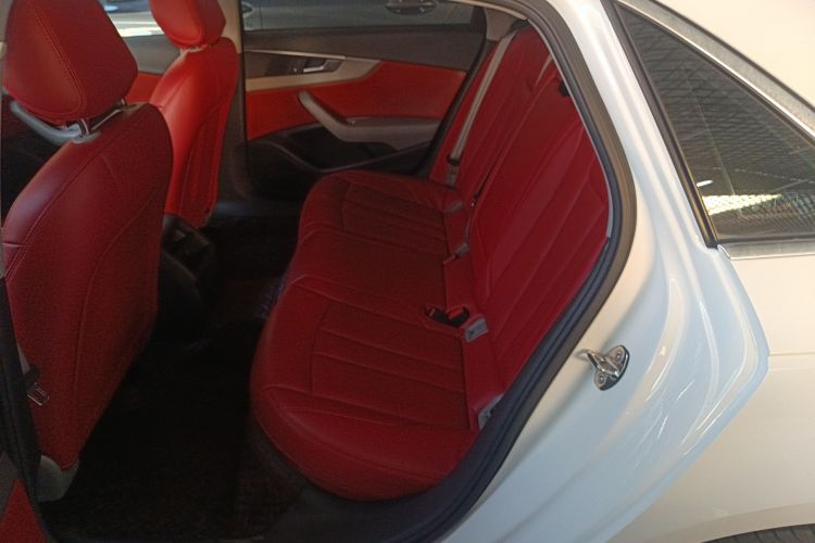 奥迪A4L 2018款 30周年年型 40 TFSI 进取型中控内饰21