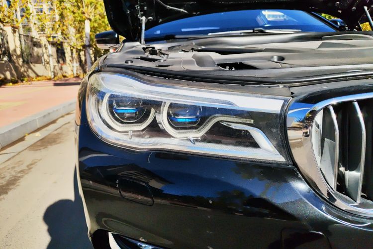 宝马7系 2016款 740Li 豪华型车身外观8