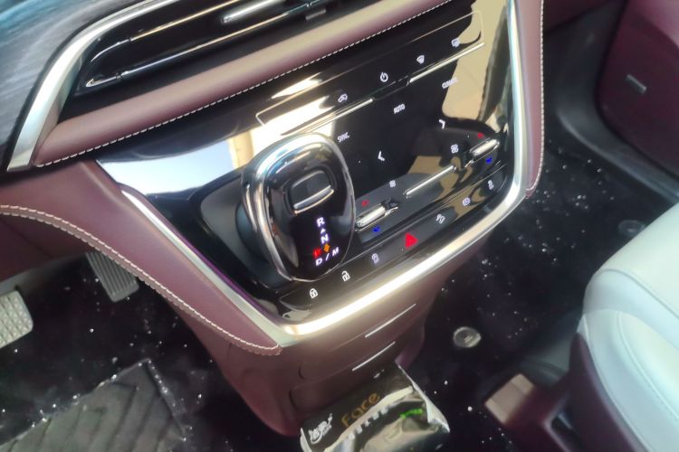 别克GL8 2022款 Avenir艾维亚 六座贤礼版中控内饰18