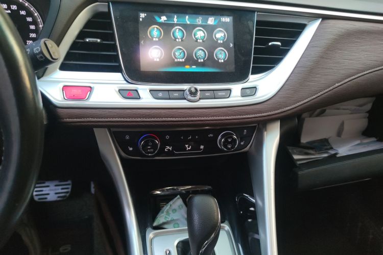 别克GL6 2018款 18T 6座尊贵型中控内饰16