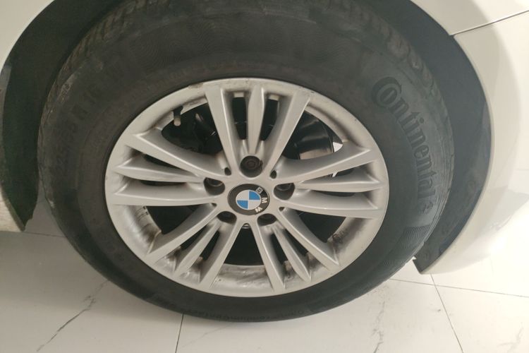 宝马3系 2015款 320Li 超悦版时尚型车身外观10