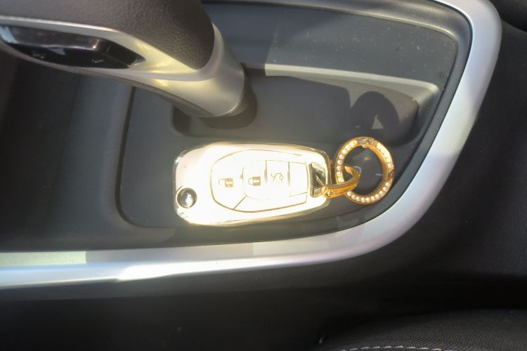 雪佛兰 科沃兹 2022款 325T 自动欣悦版中控内饰11