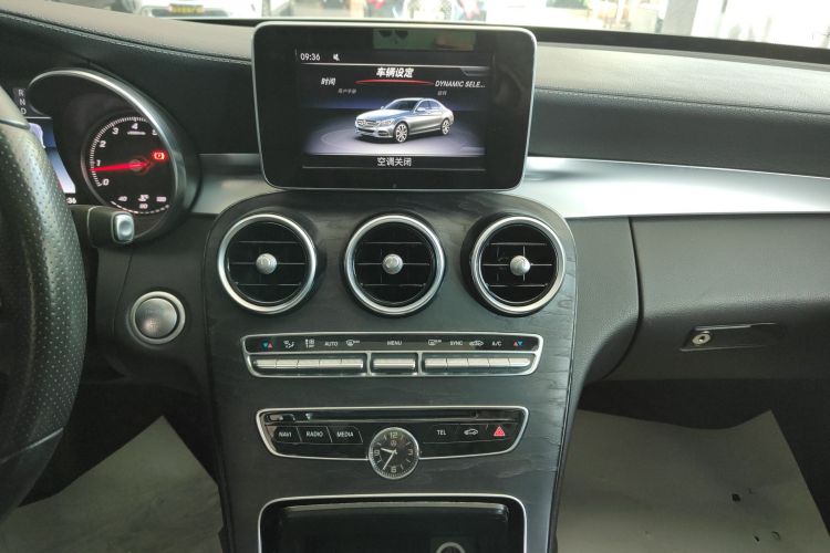 奔驰C级 2018款 C 200 L 运动版局部细节16