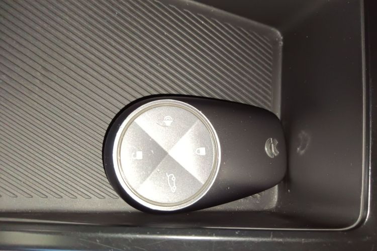 蔚来ES8 2020款 580KM 签名版 六座版中控内饰11