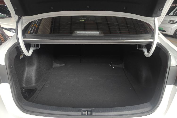 丰田 雷凌 2022款 双擎 1.8H E-CVT运动版局部细节23