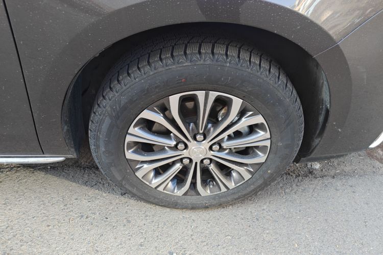 别克GL8 2023款 陆上公务舱 舒适型车身外观10