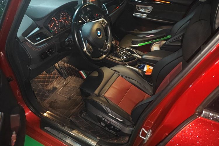 宝马2系多功能旅行车 2015款 218i 运动设计套装局部细节19