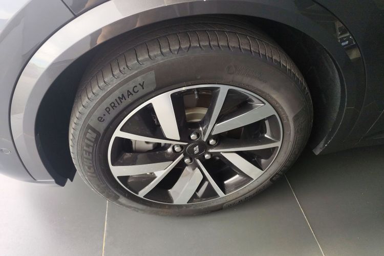 理想汽车 理想L8 2023款 Pro车身外观35