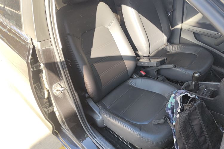 大众 桑塔纳 2019款 1.5L 手动风尚版 国VI局部细节41