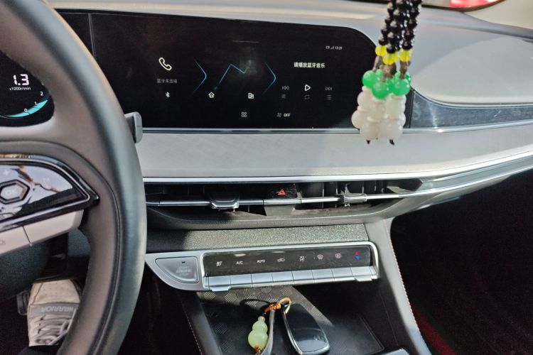 长安 逸动 2023款 畅享版 PLUS 蓝鲸NE 1.4T GDI DCT尊贵版局部细节16