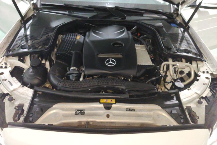 奔驰C级 2017款 C 180 L 运动版机舱底盘24