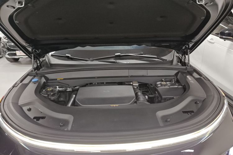 理想汽车 理想L8 2023款 Pro机舱底盘24