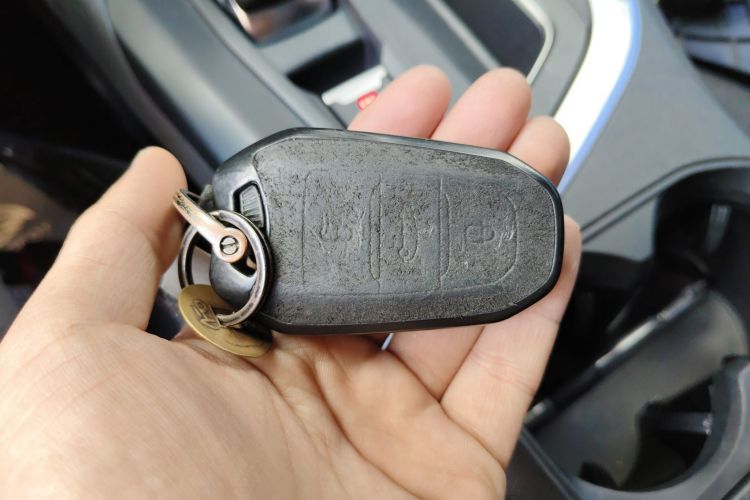 标致5008 2017款 380THP 7座精英版中控内饰11